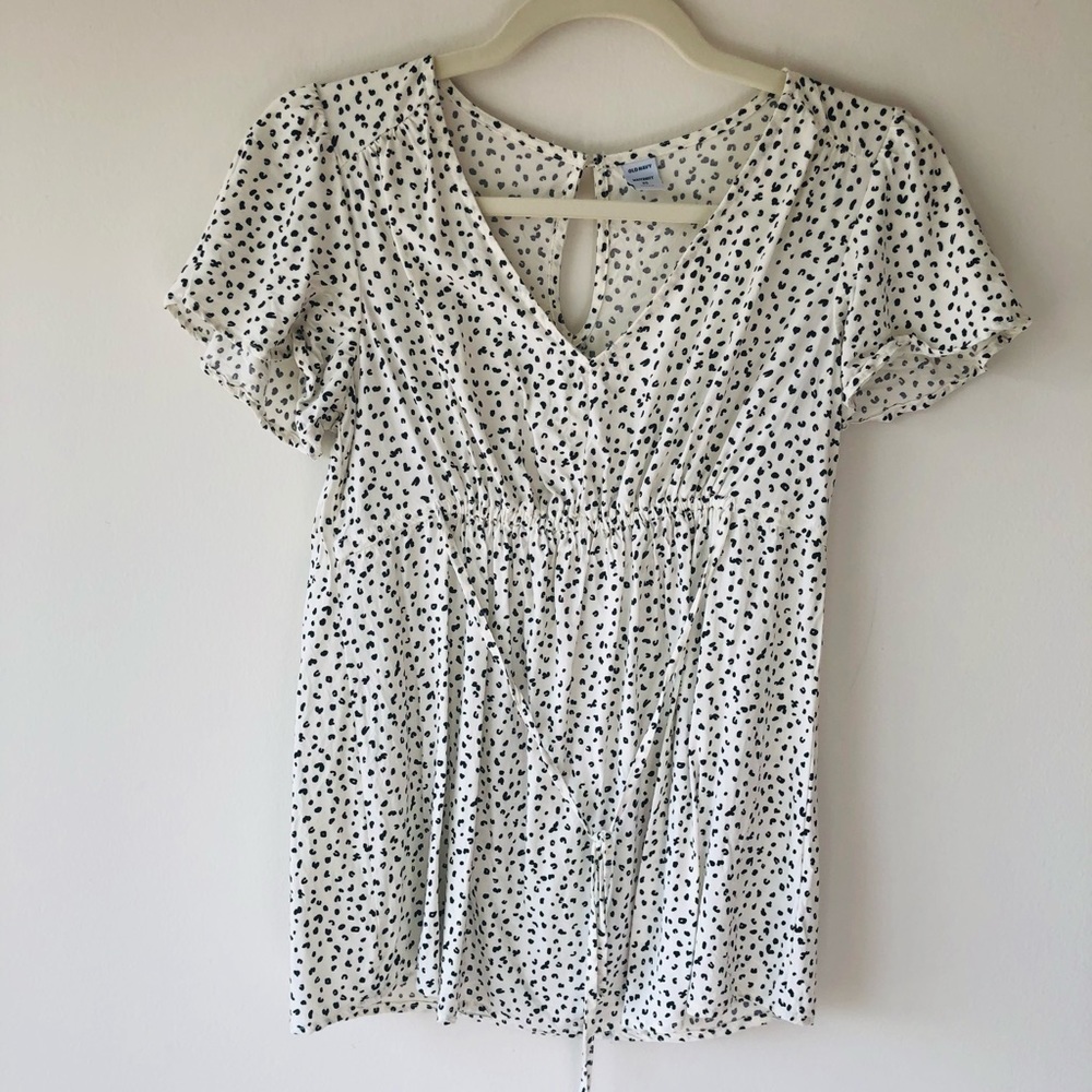 Old Navy Maternity V-Neck Tie Waist Cheetah Print Blouse
